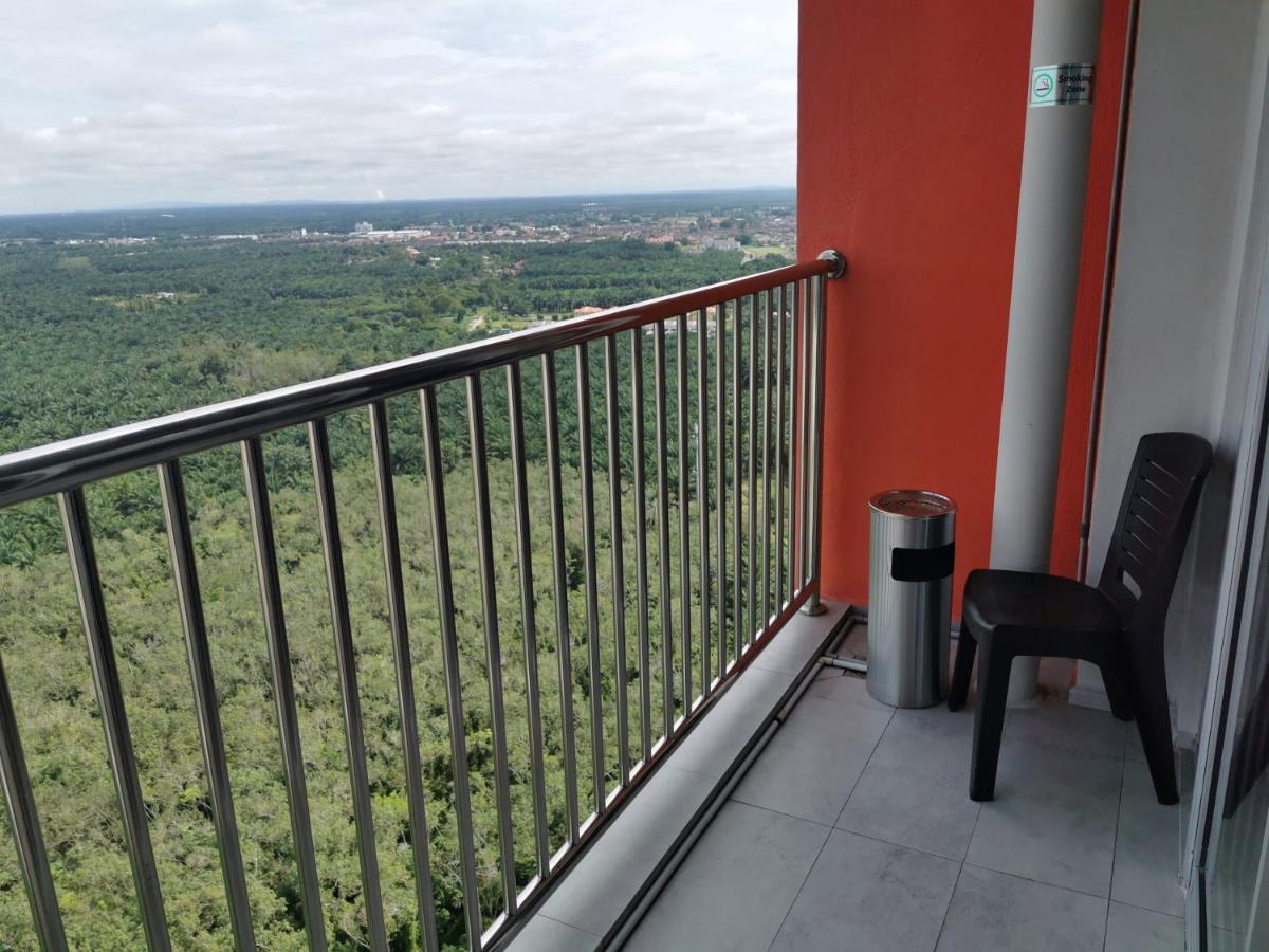 Coco Homestay 旅人の家@The Venus Sitiawan Perak Екстериор снимка